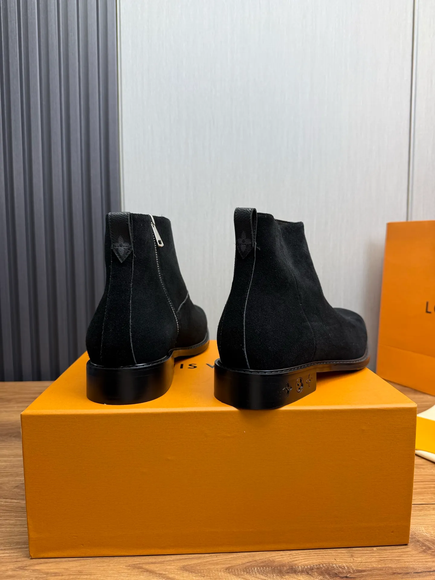 Men's shoes 💰760💰 LV. - Men's business casual leather shoes, top quality products. 1:1 shipment ⬆️Luxurious and noble 👞All imported original brand leather materials, just to create a more comfortable wearing experience, upper: original frosted cowhide ➕Imported full cow lining, original outsole ✔️16-45 (38.45 non-refundable)